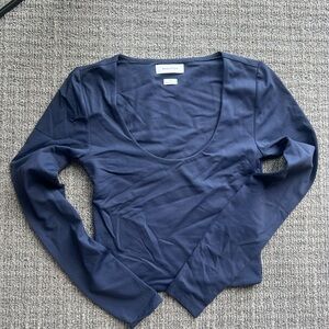 Aritzia babaton contour scoop neck top